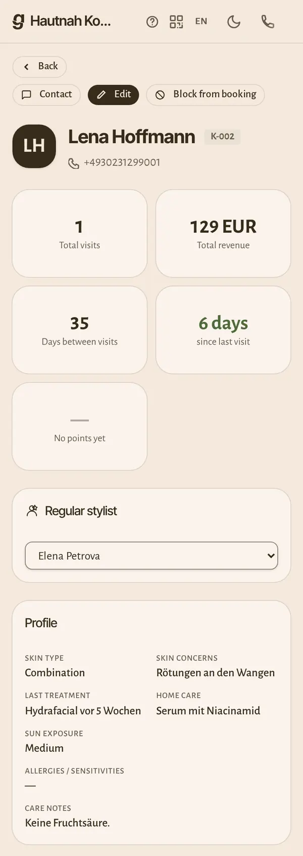 The client file on your phone: visits, revenue and the details your trade needs.