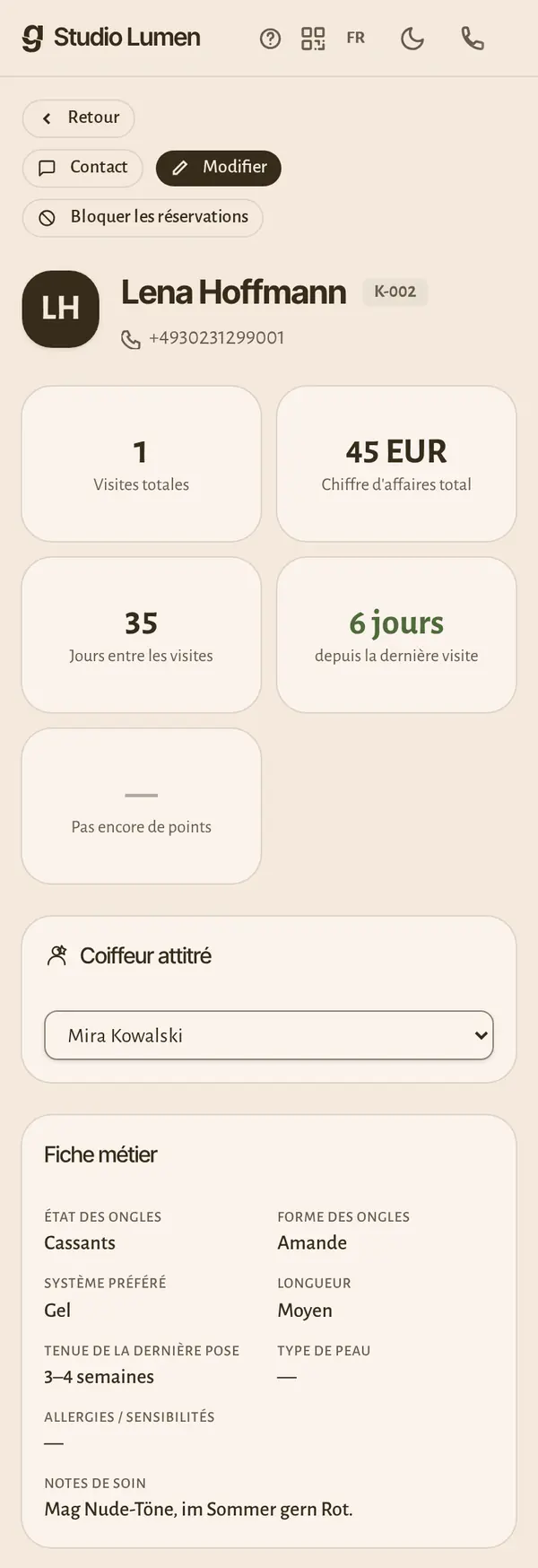 La fiche client sur le portable : visites, chiffre d'affaires et les informations dont votre métier a besoin.